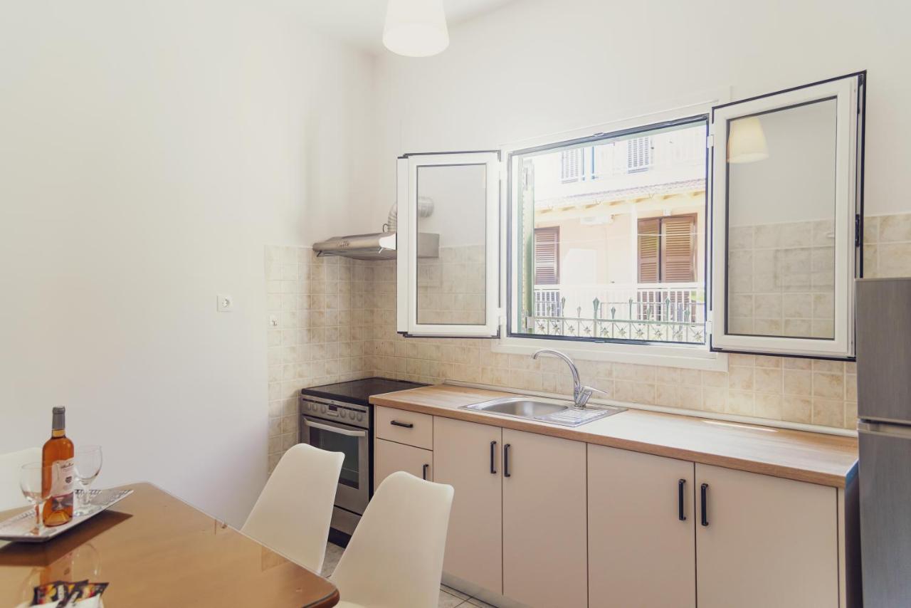 Maria Olga Apartments Benitses  Bagian luar foto