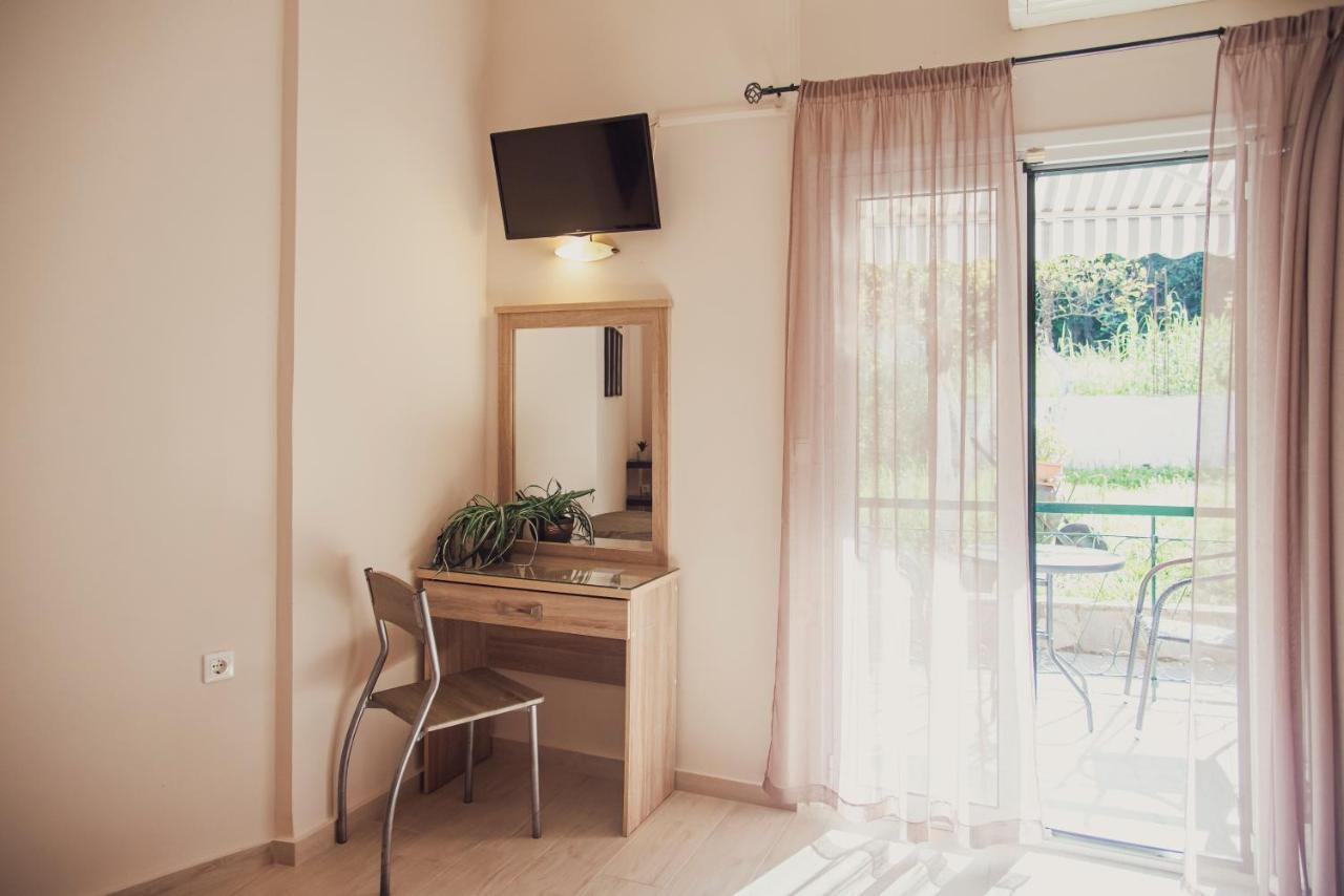 Maria Olga Apartments Benitses  Bagian luar foto