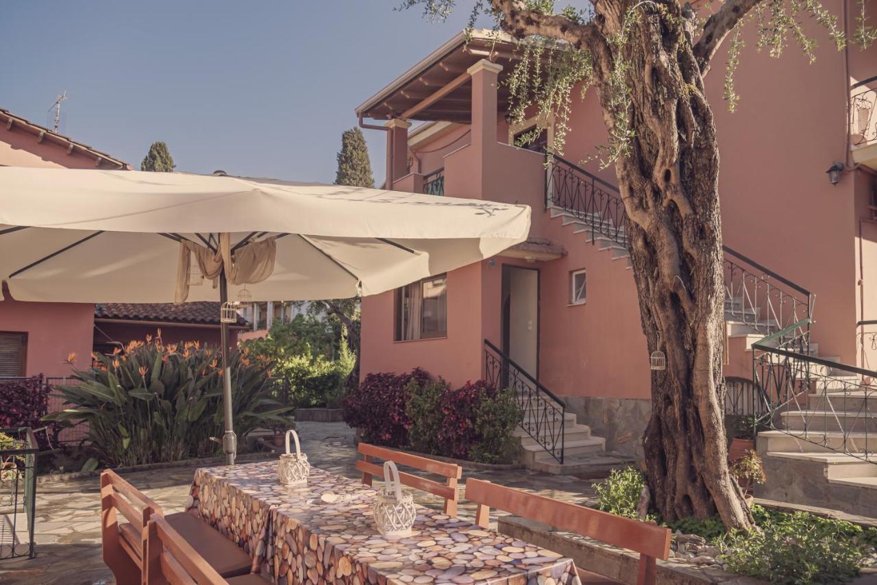 Maria Olga Apartments Benitses  Bagian luar foto