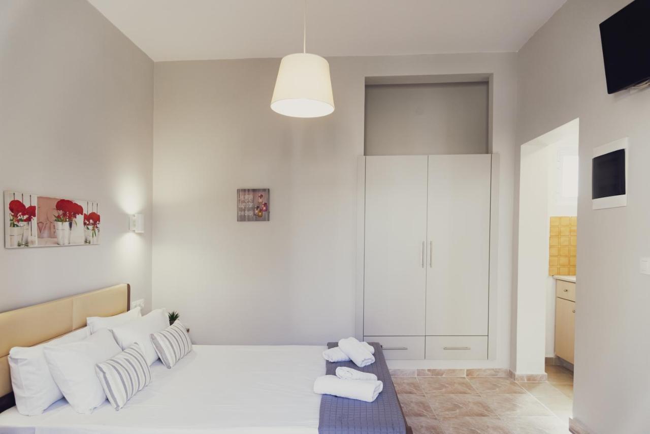 Maria Olga Apartments Benitses  Bagian luar foto