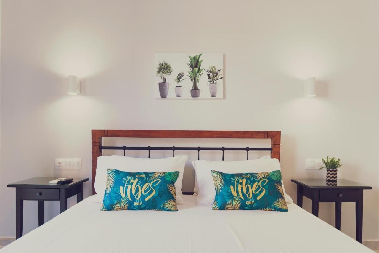 Maria Olga Apartments Benitses  Bagian luar foto