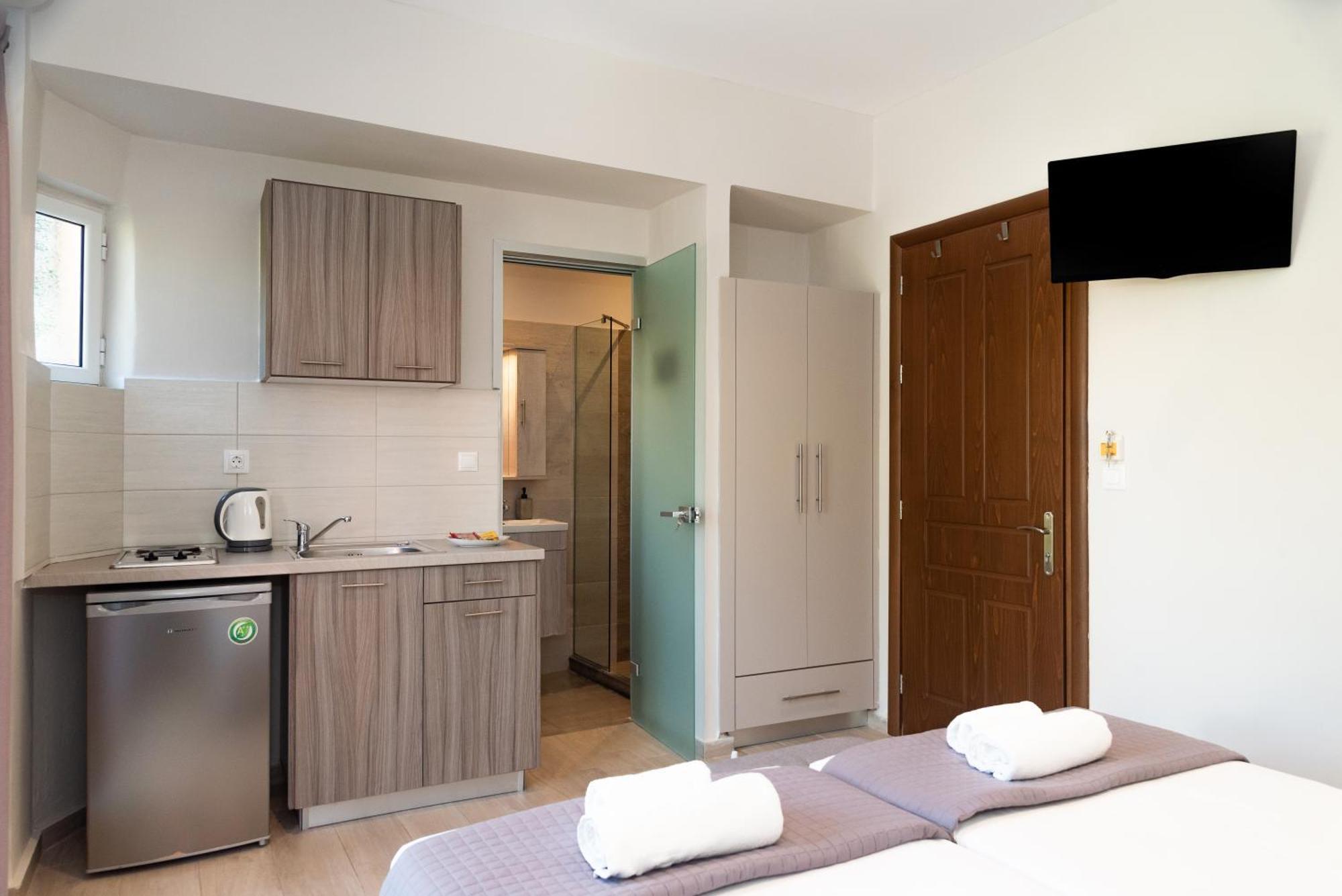 Maria Olga Apartments Benitses  Bagian luar foto